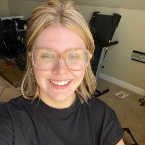 Meet your Posher, Bella